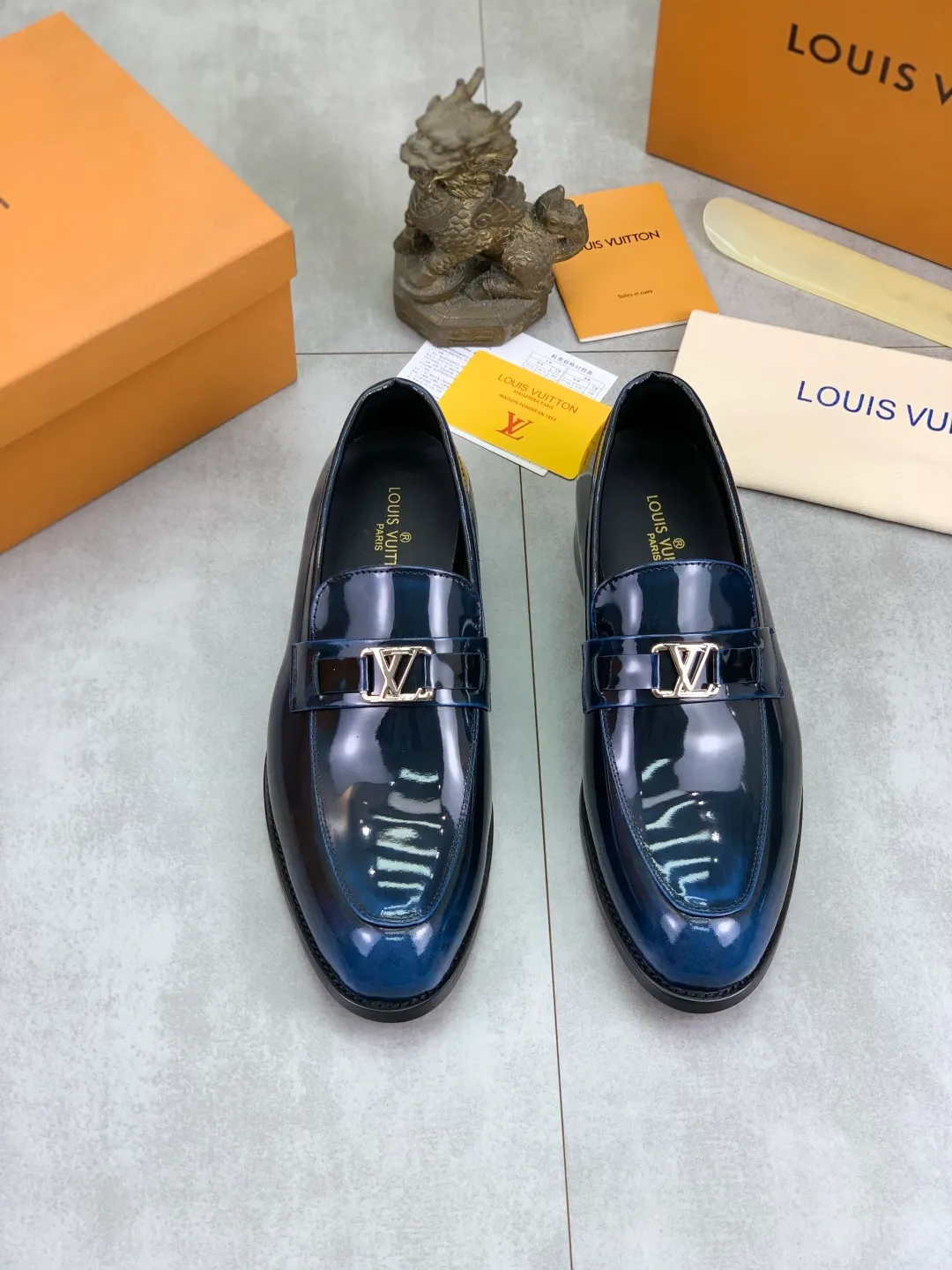 Men's shoes 💰P460💰[New model] Water-dyed cow lining 🆘 LV Louis Vuitton business leather shoes, made of original imported Italian 🇮🇹 calfskin, full cowhide lining, carefully handmade by professional shoemakers, the original version is specially designed for wear-resistant outsole. Standard code: 39-45 5️⃣color🉑️select